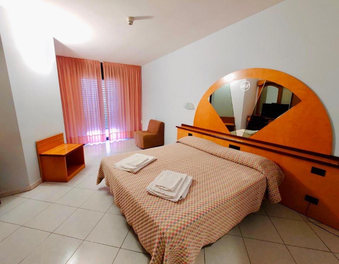 Hotel Solaris 卡萨尔博迪诺 外观 照片
